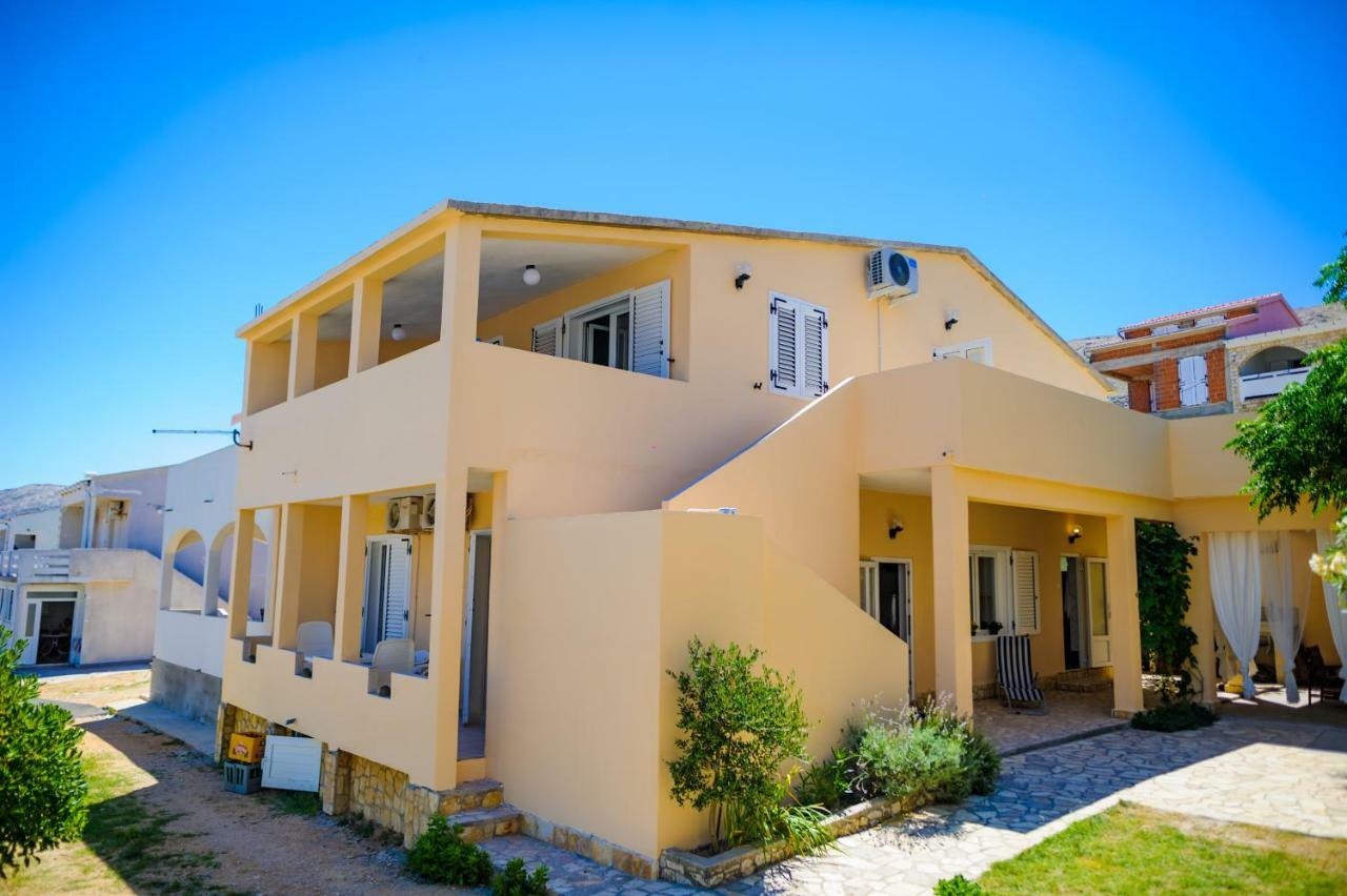 Apartments Lux Pag Паг Екстериор снимка