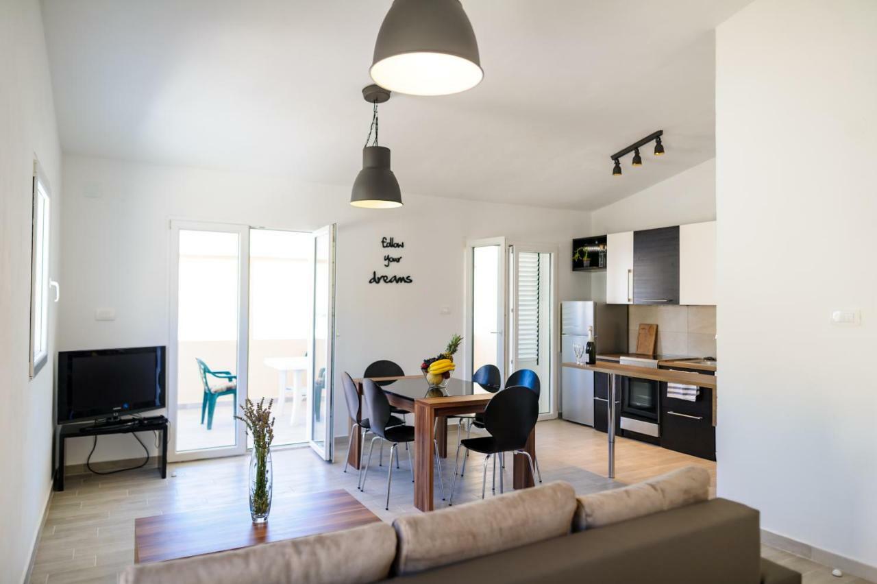 Apartments Lux Pag Паг Екстериор снимка