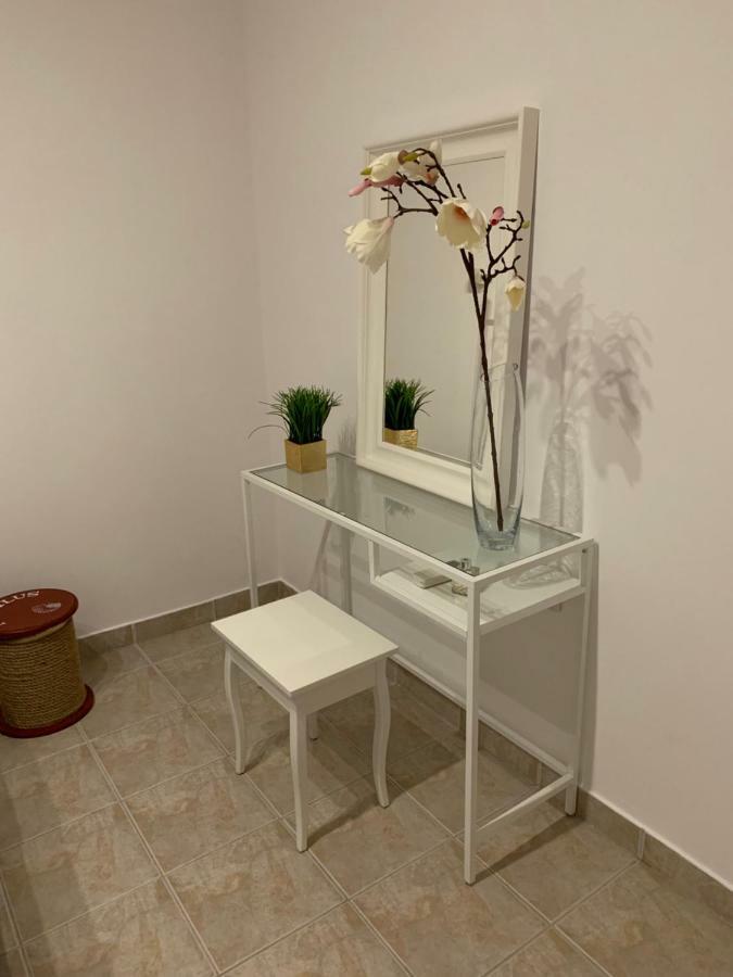 Apartments Lux Pag Паг Екстериор снимка