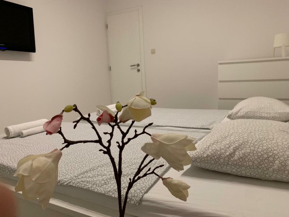Apartments Lux Pag Паг Екстериор снимка